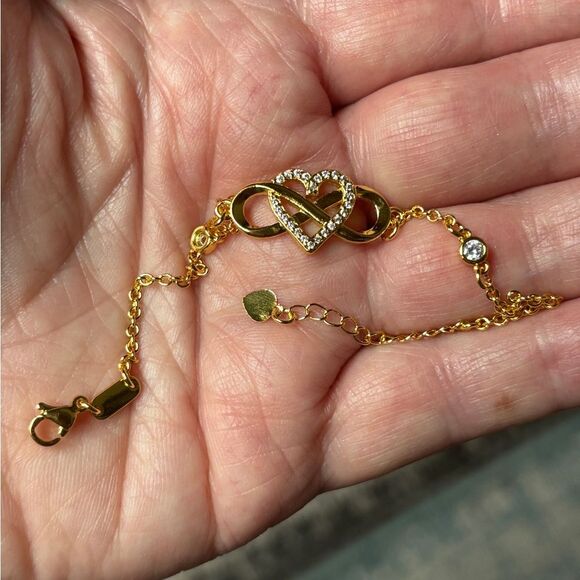 925 Sterling Silver Heart Charm Bracelet w/ Zirconia NWT - Picture 2 of 5